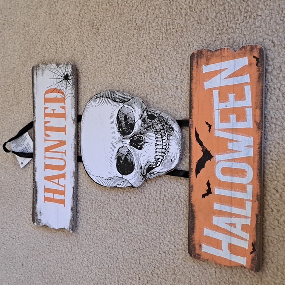 Halloween wood sign/ BUNDLE ONLY 2or more items - Picture 1 of 4